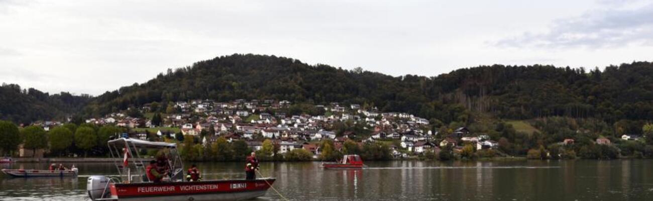 © Foto: Auto versinkt in Donau
